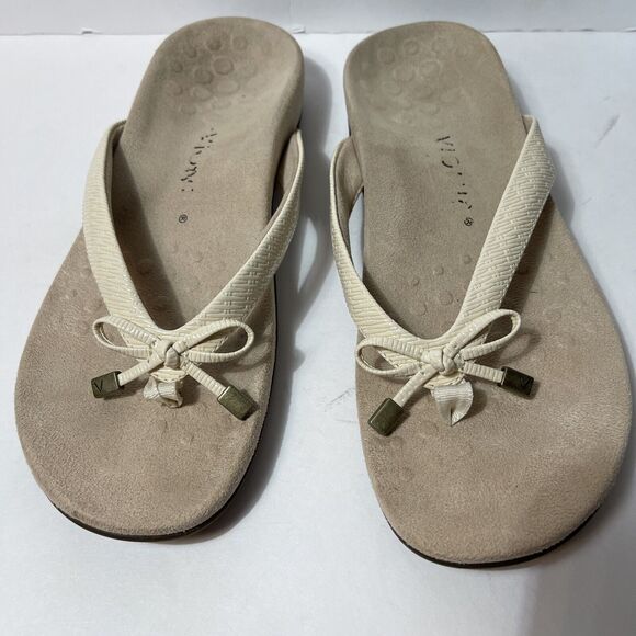 VIONIC Women’s 9 Bella Flip Flop Sandals Cream - Picture 2 of 8